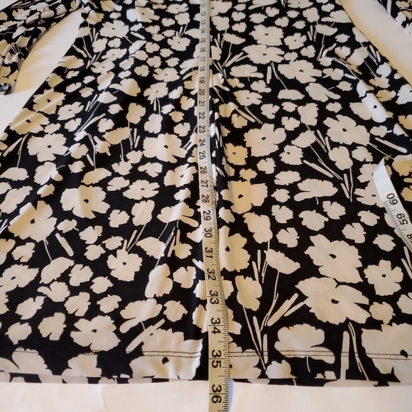 Tommy Hilfiger Black/White Floral Bell Sleeve Dress Sz 12 - Picture 11 of 12